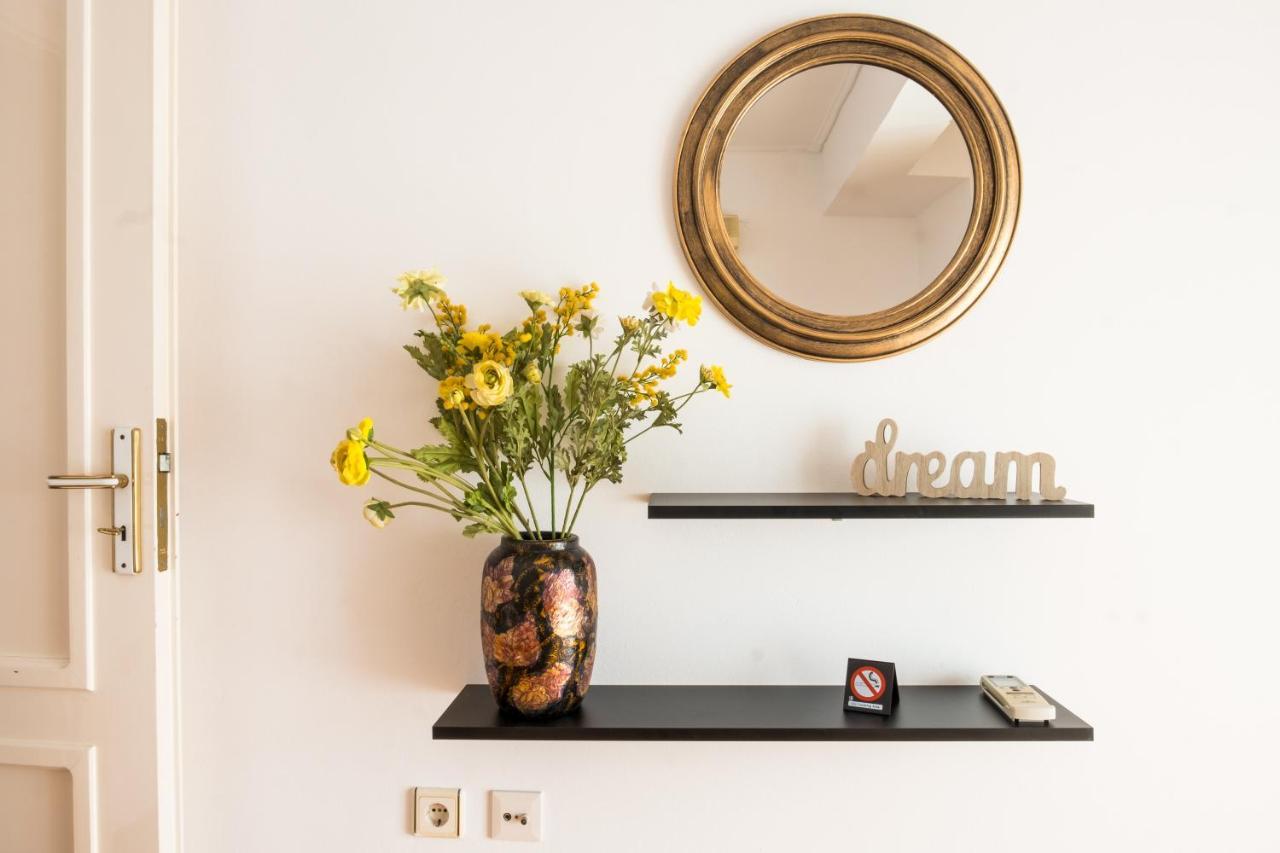 The Home Sweet Home - Family Friendly 2 Floor Apartment Kalamata Bagian luar foto